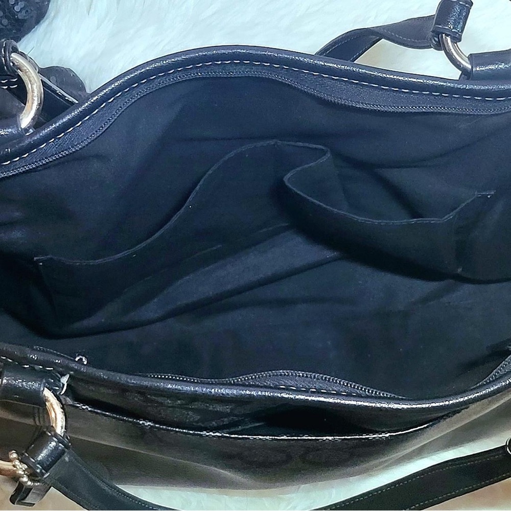 Coach logo tote bag in black with shoulder strap - Picture 4 of 5